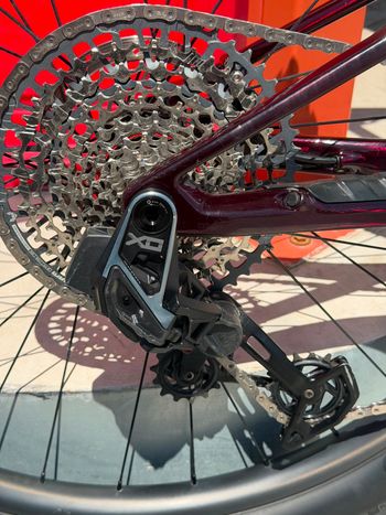 Used Orbea OIZ M-TEAM AXS 2025 2025 Mountainbike, Red, 29 — image 2 of 5