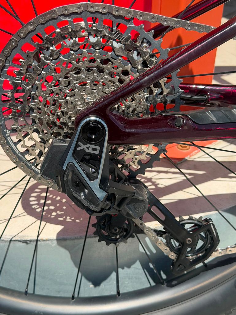 Used Orbea OIZ M-TEAM AXS 2025 2025 Mountainbike, Red, 29 — image 2 of 5