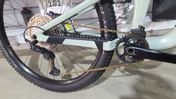 Used Focus JAM 6.9 2024 Mountainbike, Light Gray — image 5 of 8