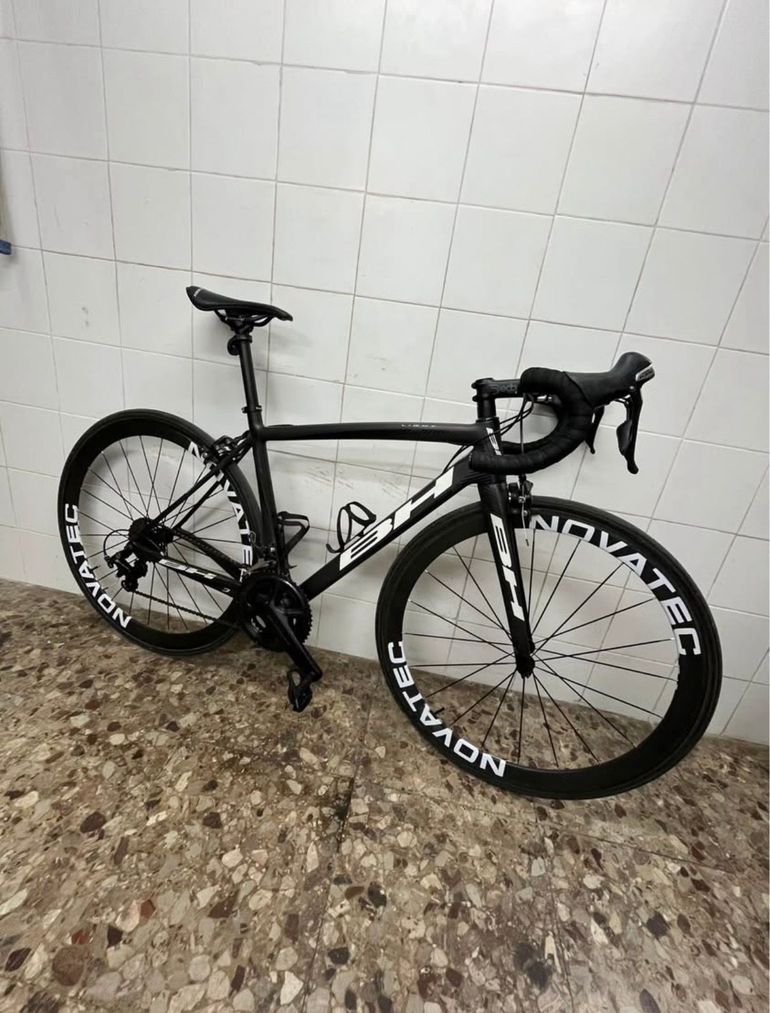 Used BH Bikes Ultralight Shimano Ultegra 2015 Road & Gravel, Black — image 1 of 5