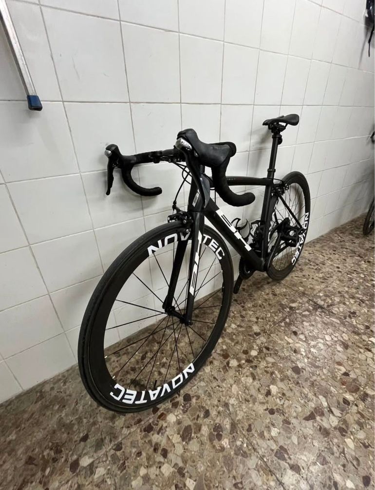 Used BH Bikes Ultralight Shimano Ultegra 2015 Road & Gravel, Black — image 4 of 5