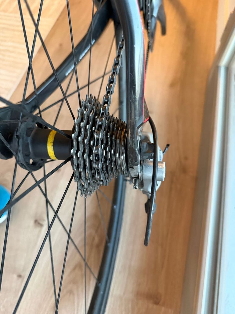 Used B’TWIN Custom Shimano Ultegra 2010 Road & Gravel, White — image 4 of 9