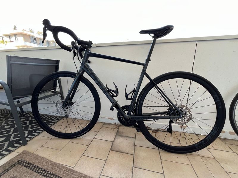 Used CUBE ATTAIN SL 2022 2022 Road & Gravel, Light Gray — image 2 of 11