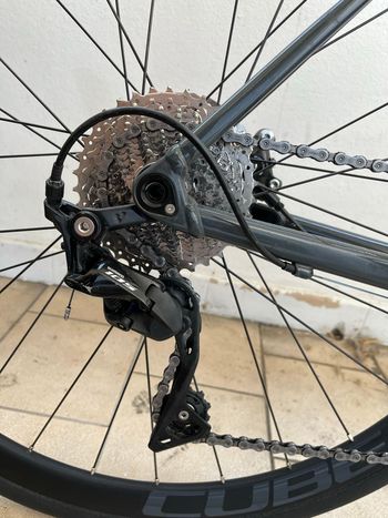 Gebrauchtes CUBE ATTAIN SL 2022 2022 Road & Gravel, Hellgrau — Bild 3 von 11