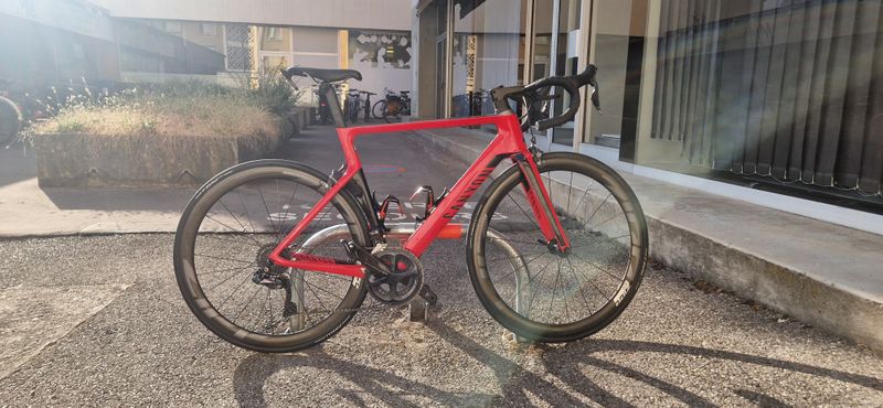 Tweedehands Canyon Aeroad CF SLX 8.0 2018 2018 Road & Gravel — afbeelding 2 van 12
