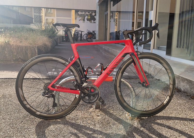 Tweedehands Canyon Aeroad CF SLX 8.0 2018 2018 Road & Gravel — afbeelding 1 van 12