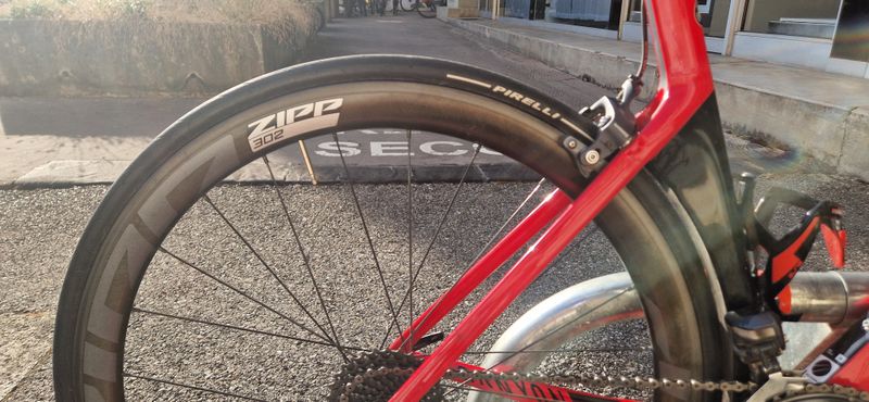 Tweedehands Canyon Aeroad CF SLX 8.0 2018 2018 Road & Gravel — afbeelding 4 van 12