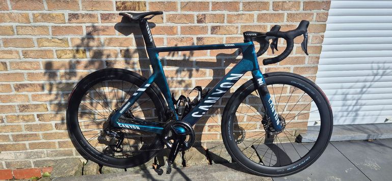 Käytetty Canyon Aeroad CFR Di2 2026 2026 Road & Gravel — kuva 1 / 5