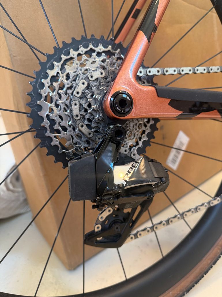 Used Canyon Grail CFR LTD 2024 2024 Road & Gravel, Black — image 5 of 9