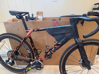 Used Canyon Grail CFR LTD 2024 2024 Road & Gravel, Black — image 2 of 9