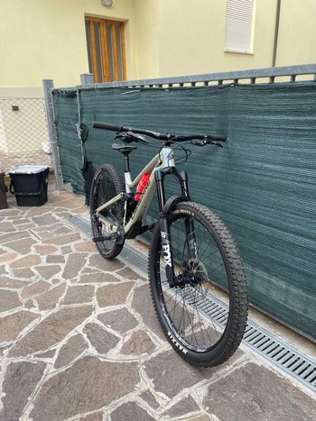 Used Lapierre Zesty AM CF 6.9 2021 2021 Mountainbike, White, 29 — image 3 of 6