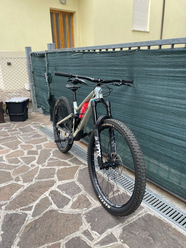 Used Lapierre Zesty AM CF 6.9 2021 2021 Mountainbike, White, 29 — image 3 of 6