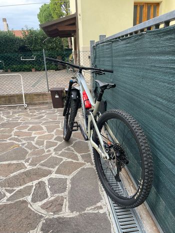 Used Lapierre Zesty AM CF 6.9 2021 2021 Mountainbike, White, 29 — image 5 of 6