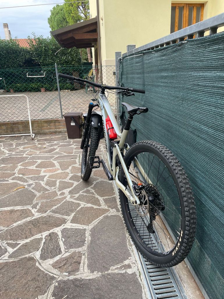 Used Lapierre Zesty AM CF 6.9 2021 2021 Mountainbike, White, 29 — image 5 of 6