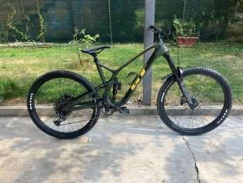 Used GT Force Carbon Pro 2022 2022 Mountainbike, Green, 29 — image 5 of 6