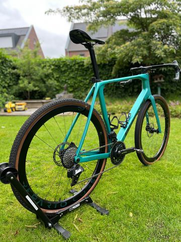 Brugt Bianchi Impulso RC Force AXS disc 2025 2025 Road & Gravel — billede 4 af 13