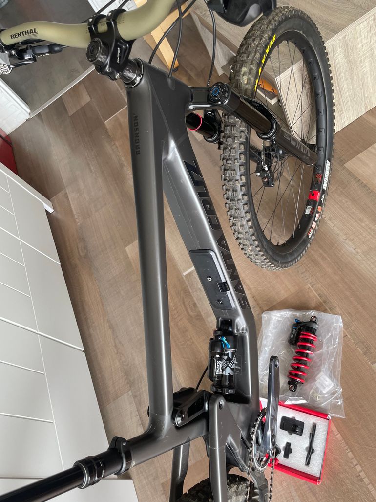 Brugt Santa Cruz BRONSON GX AXS RSV / Carbon C 2024 Frameset 2024 Mountainbike — billede 5 af 8
