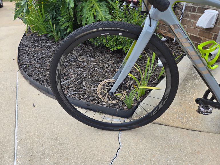 Used Giant Revolt SRAM Apex 2021 Road & Gravel, Light Gray — image 2 of 8