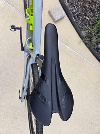 Used Giant Revolt SRAM Apex 2021 Road & Gravel, Light Gray — image 4 of 8