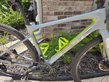 Used Giant Revolt SRAM Apex 2021 Road & Gravel, Light Gray — image 8 of 8