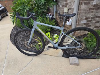 Used Giant Revolt SRAM Apex 2021 Road & Gravel