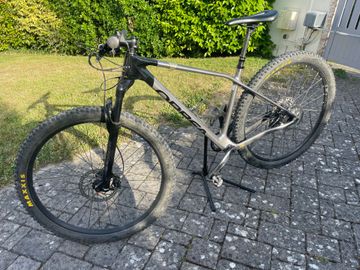 Gebrauchtes Orbea ALMA M50 2023 2023 Mountainbike, Hellgrau, 29 — Bild 2 von 8