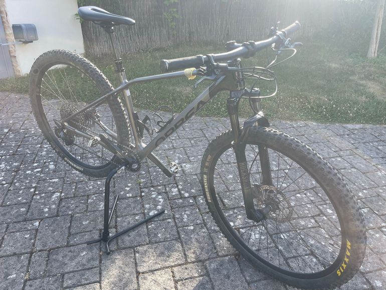 Used Orbea ALMA M50 2023 2023 Mountainbike, Light Gray, 29 — image 1 of 8