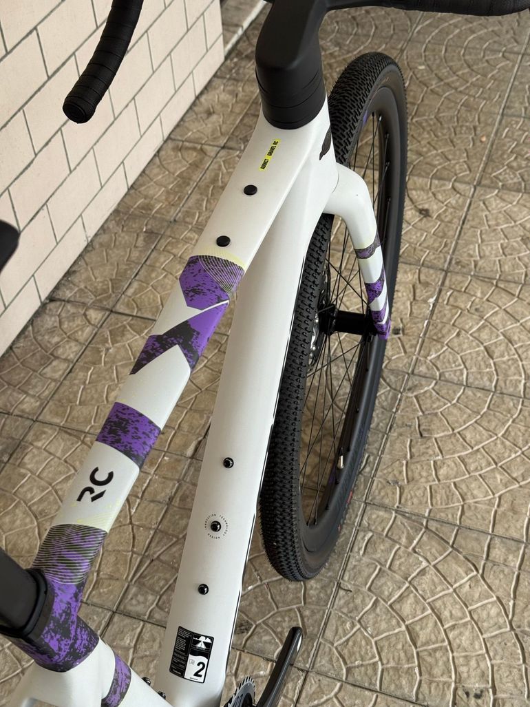 Used Scott Addict Gravel RC 2024 2024 Road & Gravel, Purple — image 7 of 11