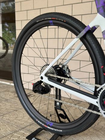 Used Scott Addict Gravel RC 2024 2024 Road & Gravel, Purple — image 6 of 11
