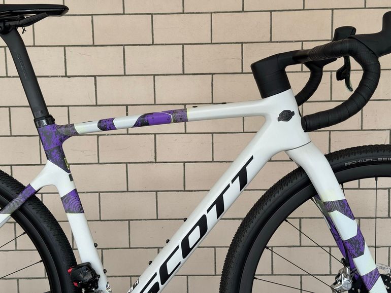 Used Scott Addict Gravel RC 2024 2024 Road & Gravel, Purple — image 2 of 11