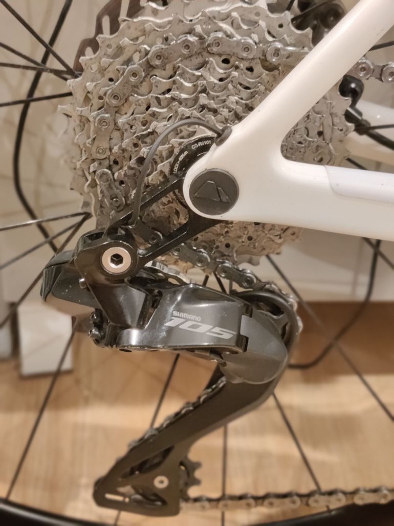 Used Canyon Ultimate CF 7 Di2 AERO 2026 2026 Road & Gravel, White — image 2 of 4