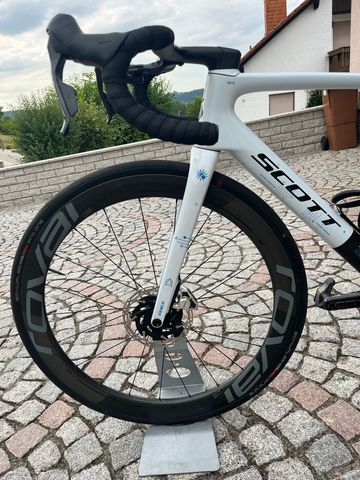 Scott Addict RC SRAM Red eTap AXS 2025 Road & Gravel d'occasion — image 4 sur 9