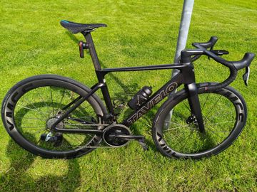 Used Tavelo Custom SRAM Red eTap AXS 2025 Road & Gravel, Black — image 1 of 6