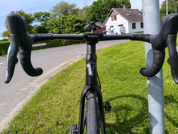 Used Tavelo Custom SRAM Red eTap AXS 2025 Road & Gravel, Black — image 4 of 6