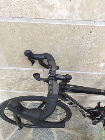 Trek Domane AL 4 Disc 2023 2023 Road & Gravel usato, Nero — immagine 6 di 10