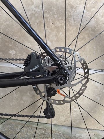 Trek Domane AL 4 Disc 2023 2023 Road & Gravel usato, Nero — immagine 4 di 10