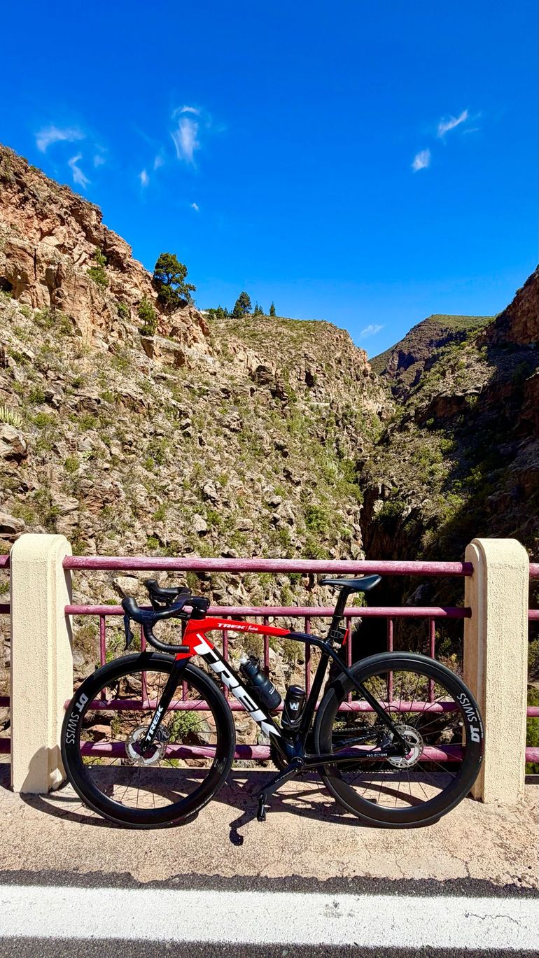 Gebrauchtes Trek Émonda SL 6 Disc Pro 2022 2022 Road & Gravel, Rot — Bild 2 von 4