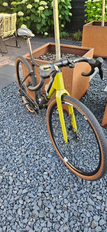 Used Scott Addict SRAM Rival 2023 Road & Gravel, Green — image 6 of 6