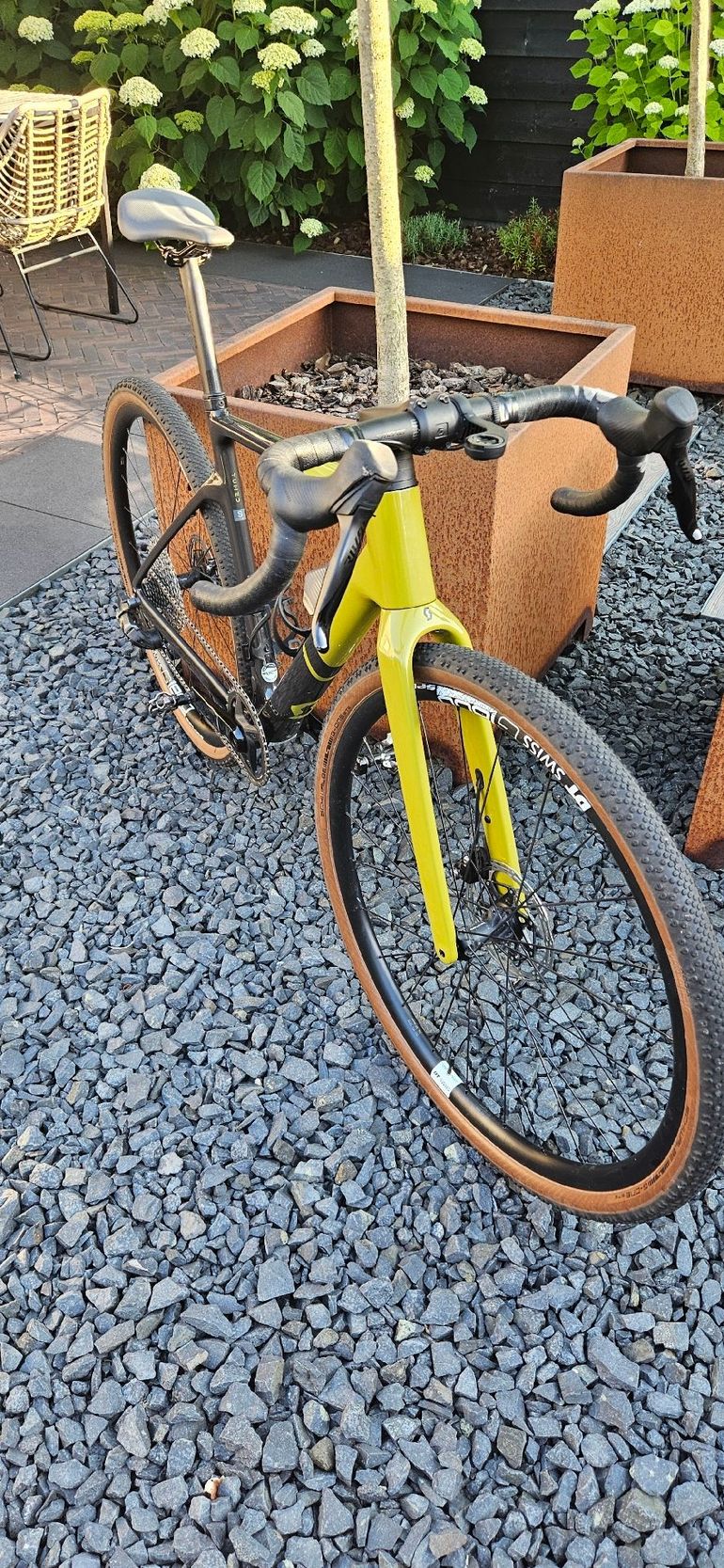Used Scott Addict SRAM Rival 2023 Road & Gravel, Green — image 6 of 6