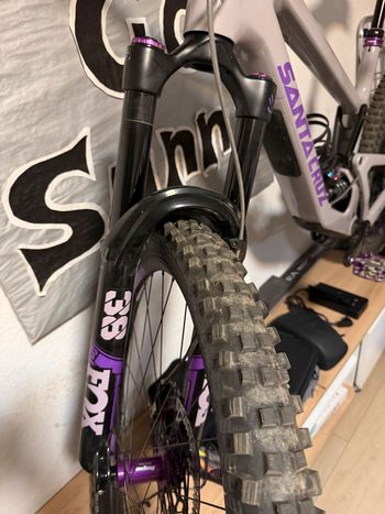 Used Santa Cruz Nomad 6 C Custom XL Enduro 2023 Mountainbike, Light Gray — image 2 of 7
