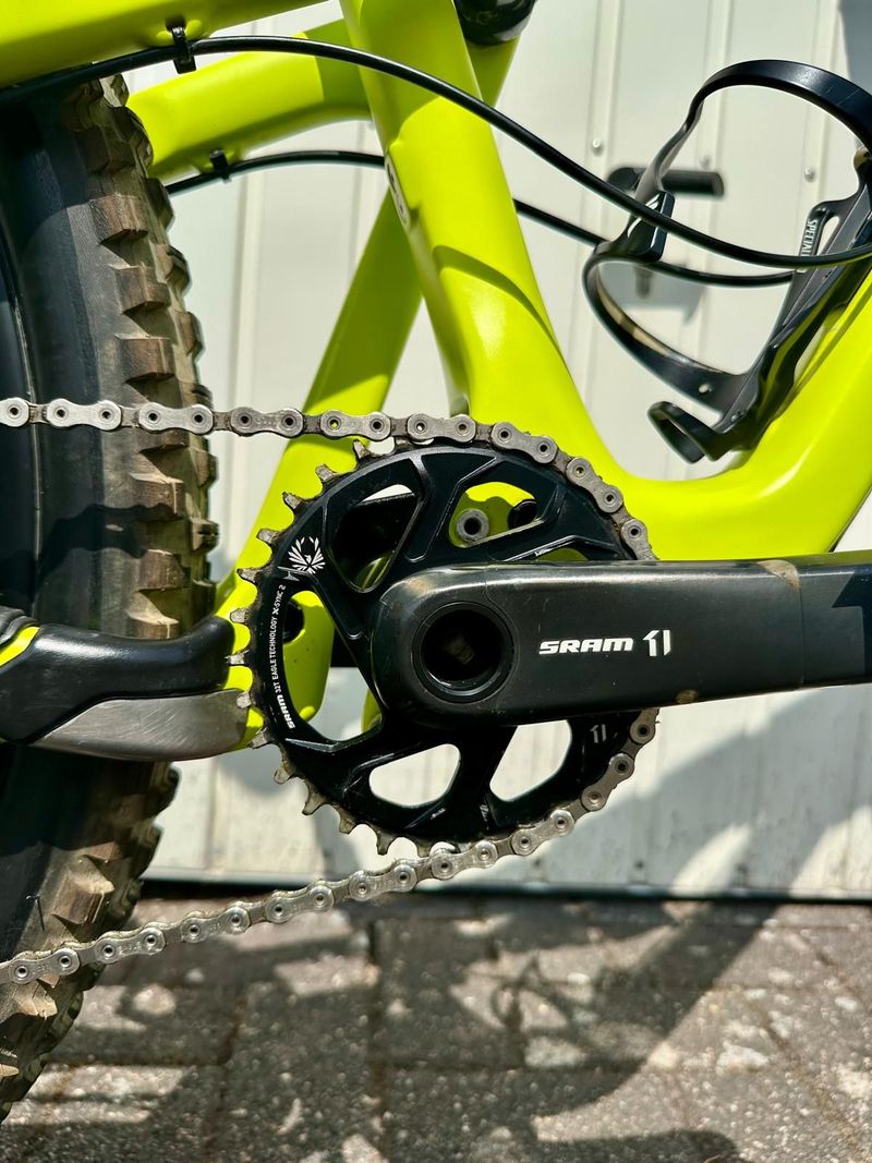Używany Santa Cruz Roubion CC X01 2018 2018 Mountainbike — zdjęcie 4 z 9