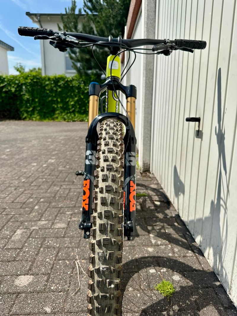 Używany Santa Cruz Roubion CC X01 2018 2018 Mountainbike — zdjęcie 2 z 9