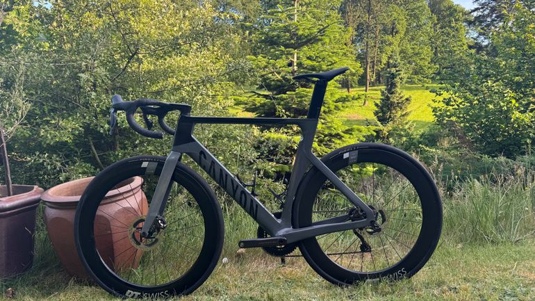 Tweedehands Canyon Aeroad CF SLX 8 Di2 2024 2024 Road & Gravel — afbeelding 2 van 4