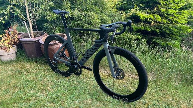 Tweedehands Canyon Aeroad CF SLX 8 Di2 2024 2024 Road & Gravel — afbeelding 4 van 4