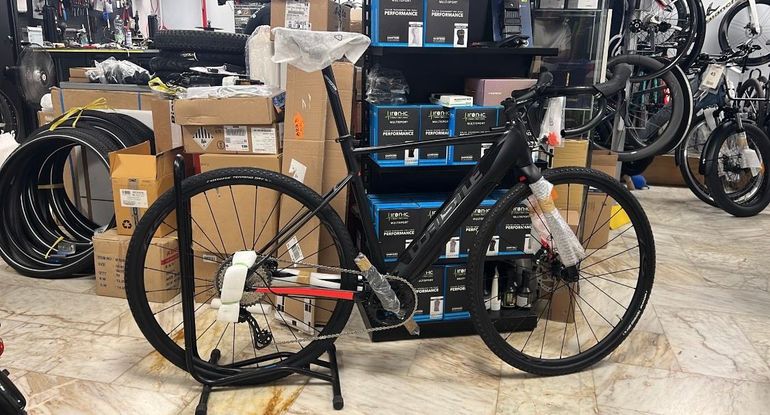 Whistle Custom Shimano GRX 2026 Road & Gravel usato, Nero — immagine 1 di 5
