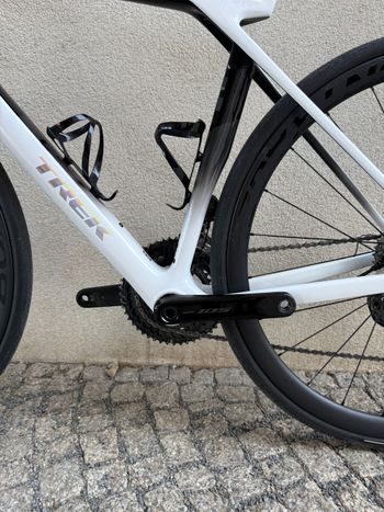 Used Trek Madone SL 6 Gen 8 2025 2025 Road & Gravel, White — image 16 of 26