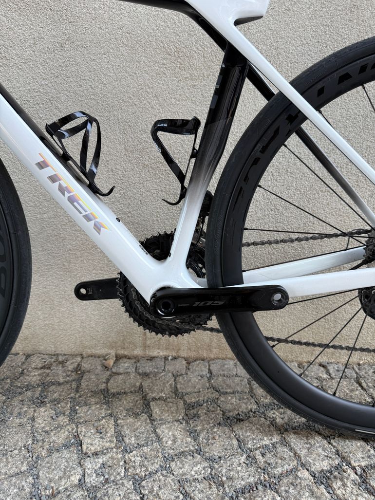 Used Trek Madone SL 6 Gen 8 2025 2025 Road & Gravel, White — image 16 of 26