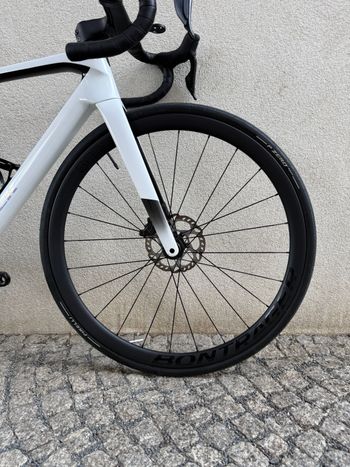 Used Trek Madone SL 6 Gen 8 2025 2025 Road & Gravel, White — image 8 of 26