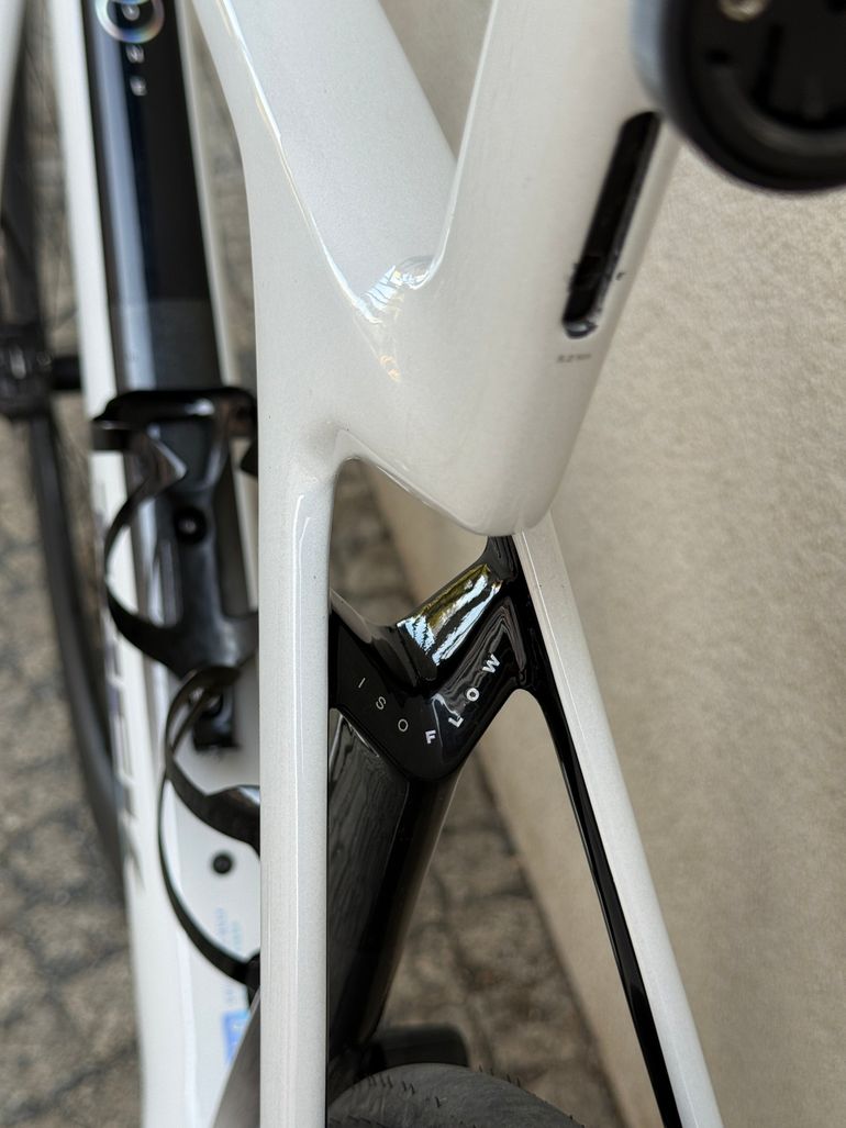 Used Trek Madone SL 6 Gen 8 2025 2025 Road & Gravel, White — image 26 of 26