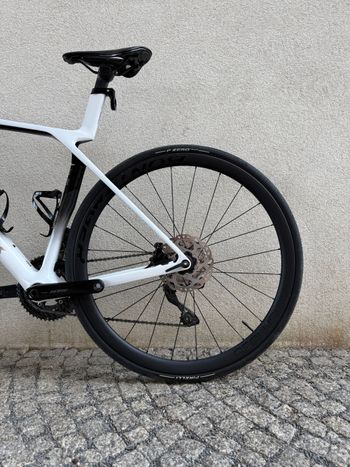 Used Trek Madone SL 6 Gen 8 2025 2025 Road & Gravel, White — image 14 of 26